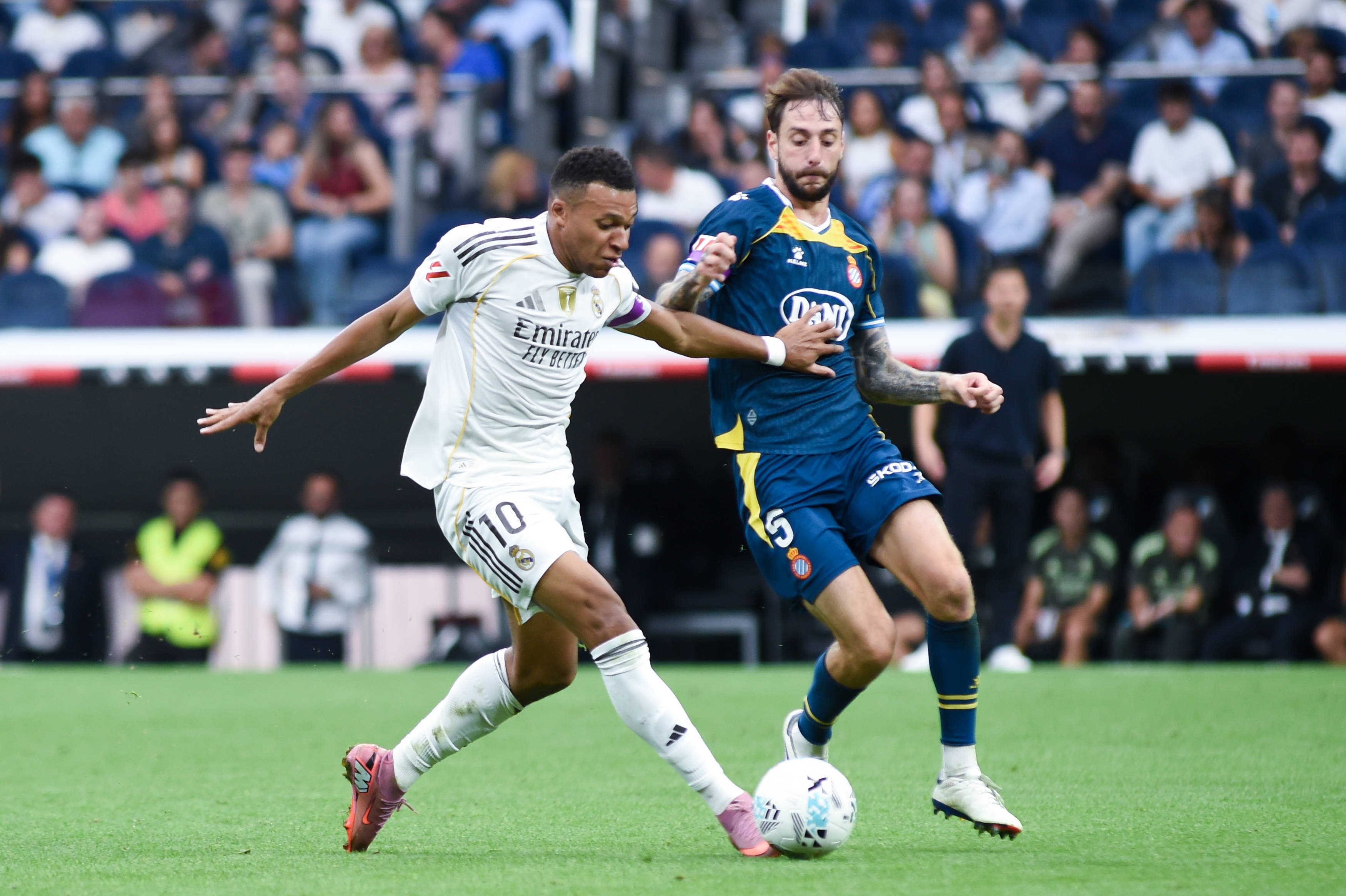 开元棋牌网站-皇马主场大胜阿拉维斯，稳固积分榜前列(周五008 04点 皇马对阵阿拉维斯 预测)